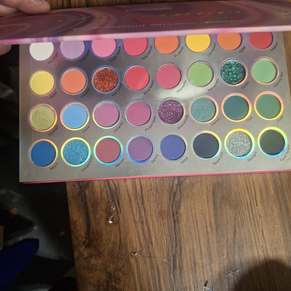 Supernova Eyeshadow Palette - 32 Colors - Picture 2 of 3